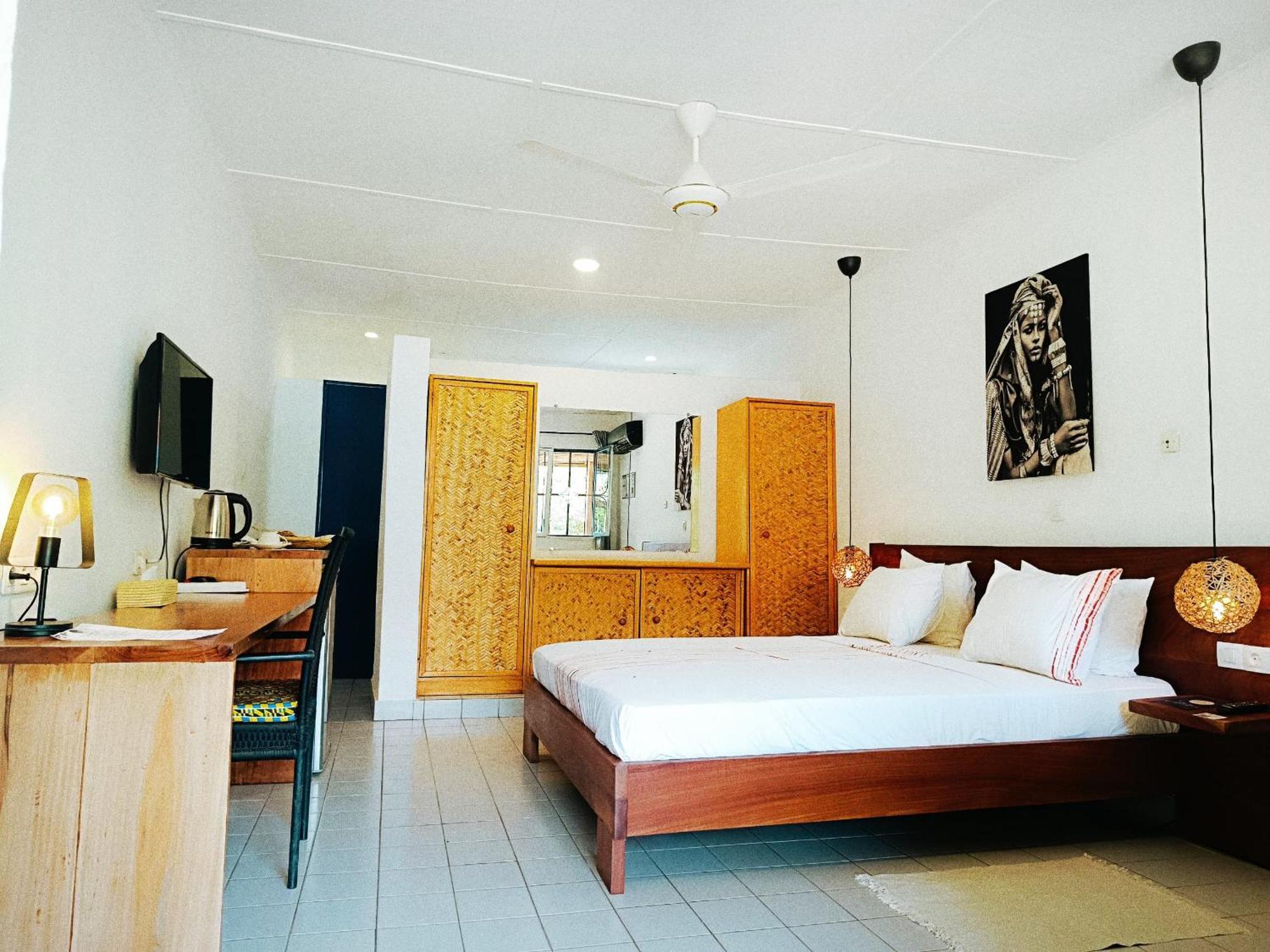 Hôtel Les Palmiers Ouagadougou Extérieur photo